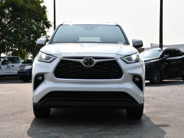 used 2022 Toyota Highlander car, priced at $35,000