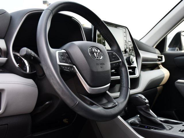 used 2022 Toyota Highlander car, priced at $35,000