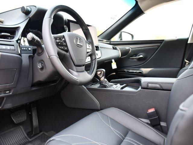 new 2025 Lexus ES 300h car, priced at $55,557