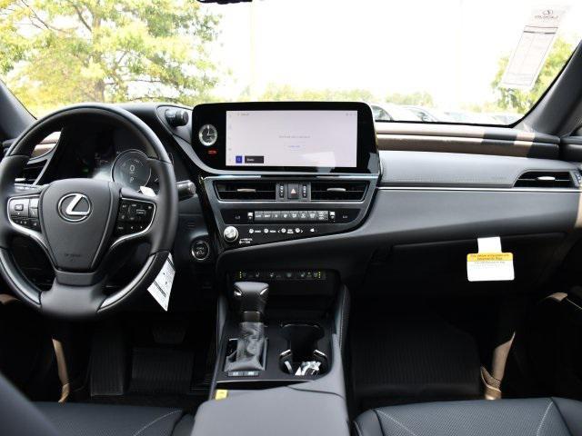 new 2025 Lexus ES 300h car, priced at $55,557