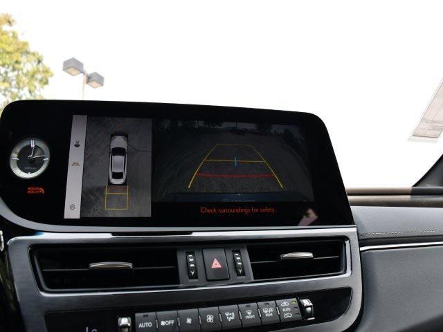 new 2025 Lexus ES 300h car, priced at $55,557