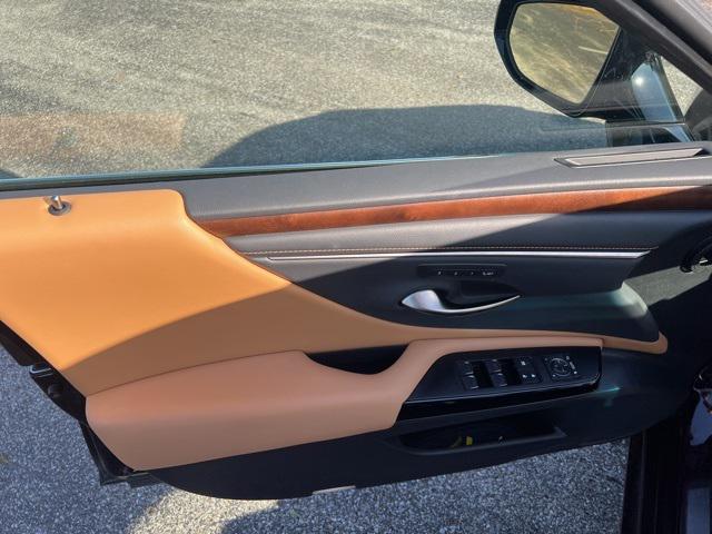 used 2023 Lexus ES 350 car, priced at $44,000