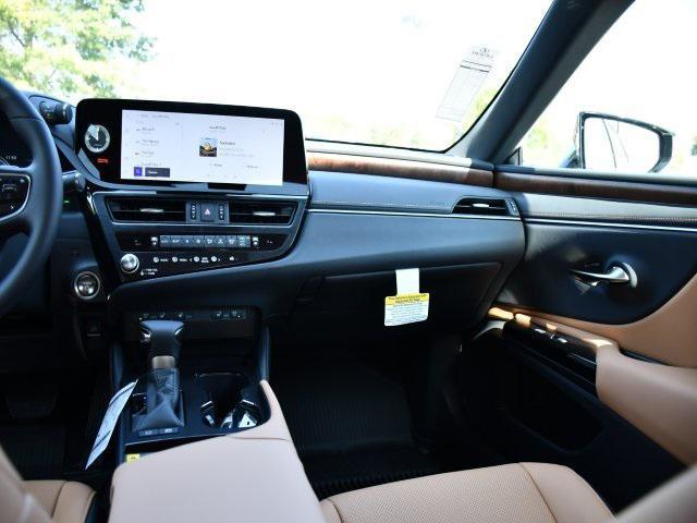 new 2025 Lexus ES 300h car, priced at $49,543