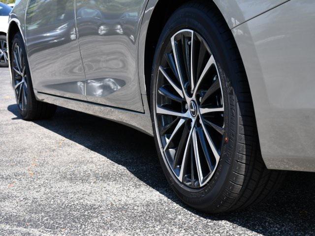 new 2025 Lexus ES 300h car, priced at $49,543