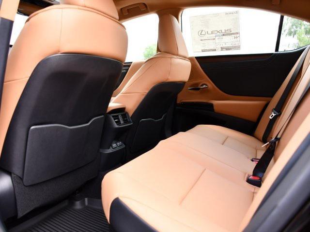 new 2025 Lexus ES 300h car, priced at $50,825