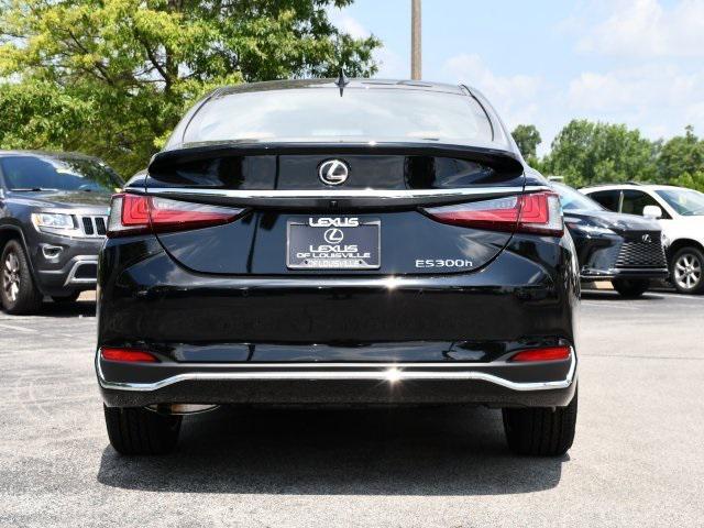 new 2025 Lexus ES 300h car, priced at $50,825