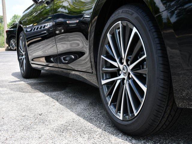 new 2025 Lexus ES 300h car, priced at $50,825