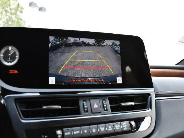 new 2025 Lexus ES 300h car, priced at $50,825