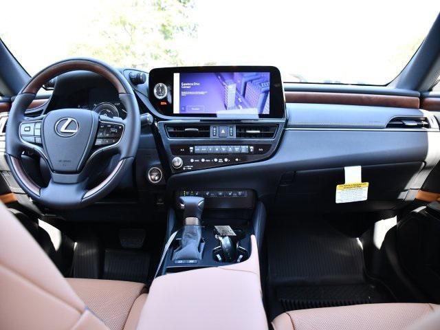 new 2025 Lexus ES 300h car, priced at $52,098