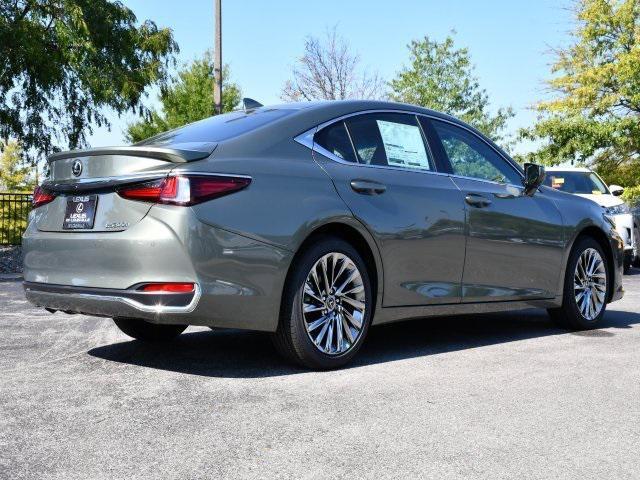 new 2025 Lexus ES 300h car, priced at $52,098
