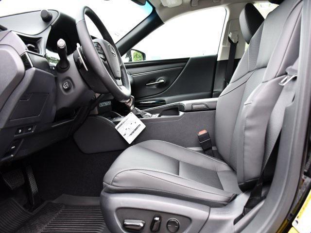 new 2025 Lexus ES 300h car, priced at $50,089