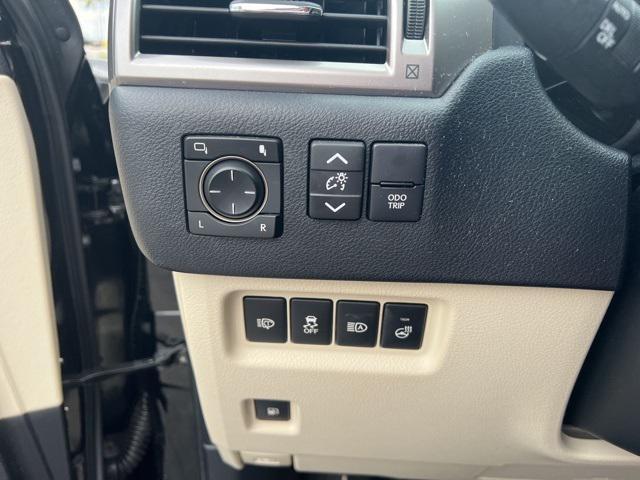 used 2023 Lexus GX 460 car, priced at $59,000