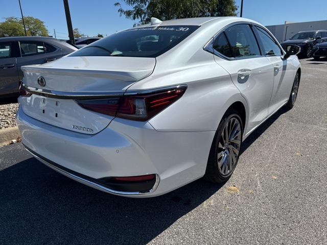 used 2025 Lexus ES 300h car, priced at $52,000