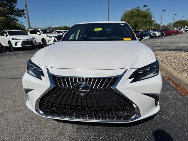 used 2025 Lexus ES 300h car, priced at $52,000