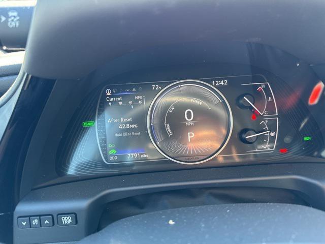 used 2025 Lexus ES 300h car, priced at $52,000