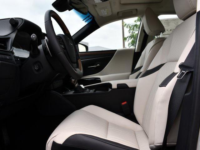 new 2025 Lexus ES 300h car, priced at $53,859