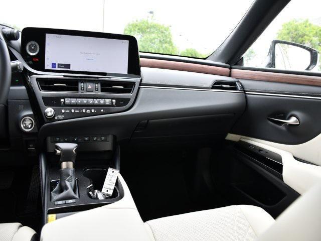 new 2025 Lexus ES 300h car, priced at $53,859