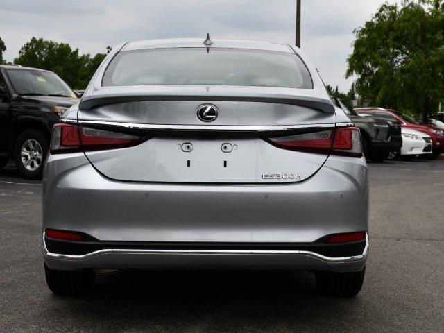 new 2025 Lexus ES 300h car, priced at $53,859