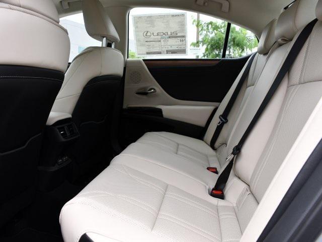 new 2025 Lexus ES 300h car, priced at $53,859