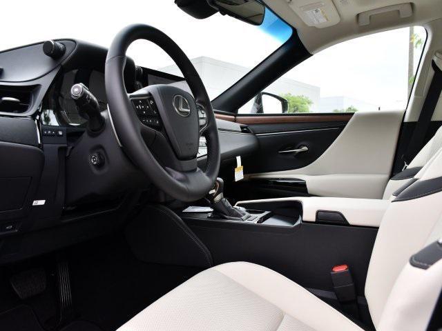 new 2025 Lexus ES 350 car, priced at $49,304