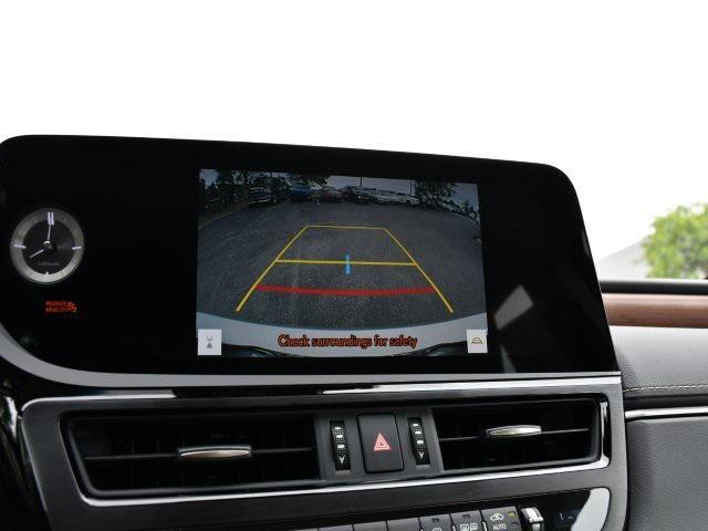 new 2025 Lexus ES 350 car, priced at $49,304