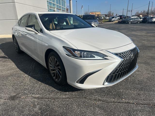 used 2025 Lexus ES 300h car, priced at $50,000