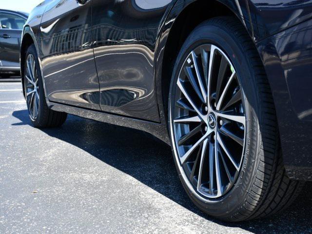new 2025 Lexus ES 300h car, priced at $49,479