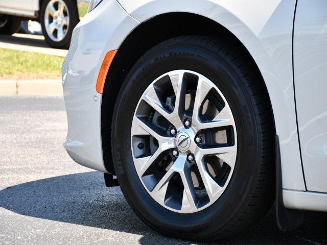 used 2021 Chrysler Pacifica car, priced at $30,000