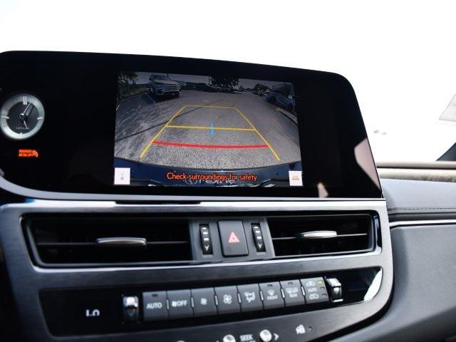 new 2025 Lexus ES 300h car, priced at $50,314