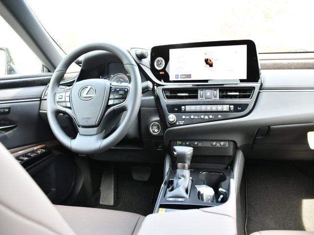 new 2025 Lexus ES 300h car, priced at $50,314