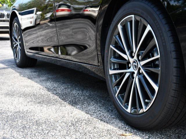 new 2025 Lexus ES 300h car, priced at $50,314