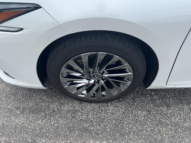 used 2024 Lexus ES 350 car, priced at $51,000