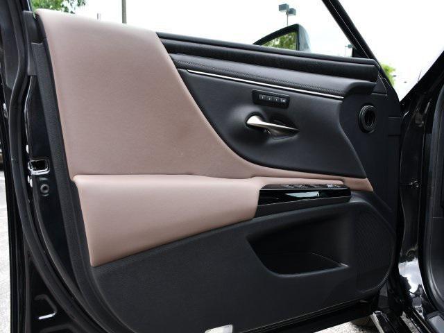 used 2024 Lexus ES 300h car, priced at $42,000