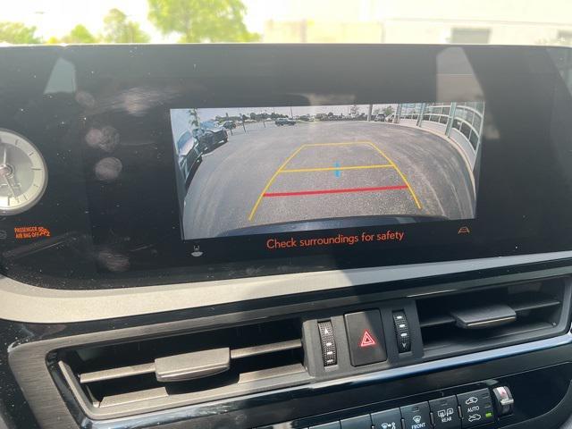 used 2024 Lexus ES 300h car, priced at $43,000