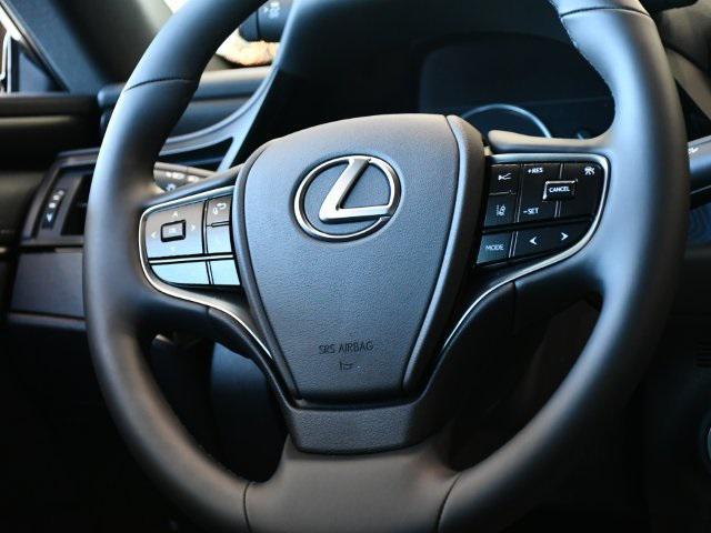 new 2025 Lexus ES 300h car, priced at $52,524