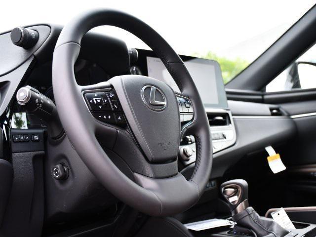 new 2025 Lexus ES 300h car, priced at $50,924