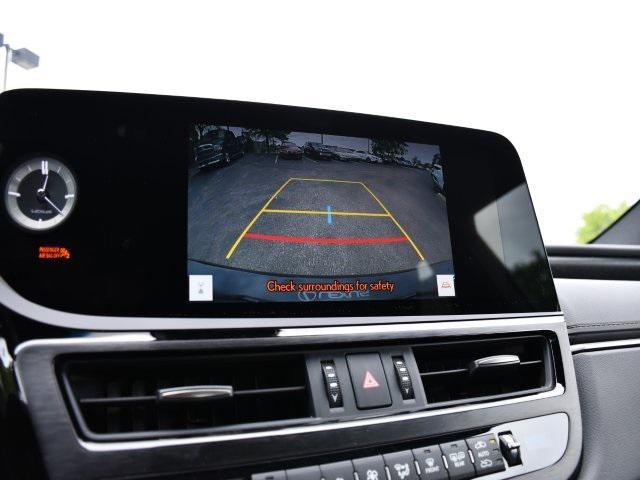 new 2025 Lexus ES 300h car, priced at $50,924