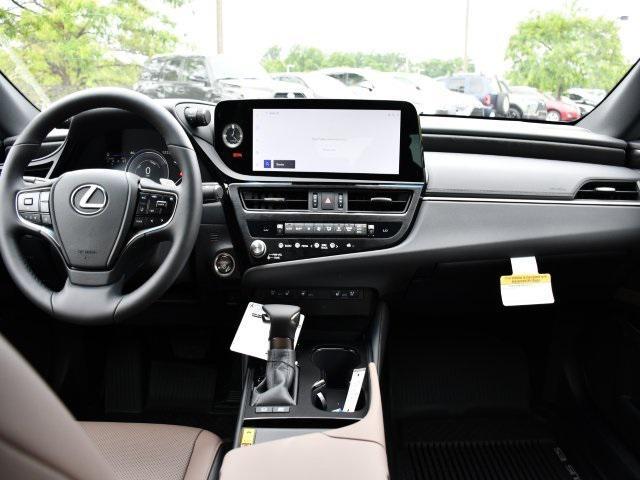 new 2025 Lexus ES 300h car, priced at $50,924