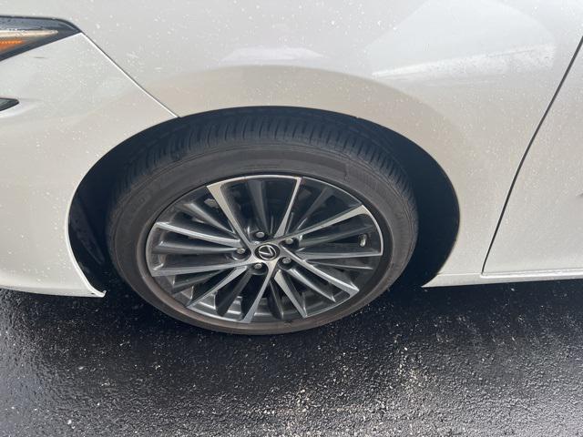 used 2023 Lexus ES 350 car, priced at $40,000