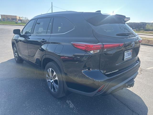 used 2023 Toyota Highlander Hybrid car, priced at $44,000