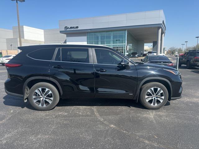 used 2023 Toyota Highlander Hybrid car, priced at $44,000