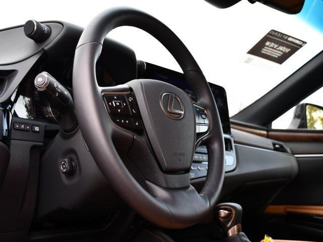 used 2025 Lexus ES 300h car, priced at $46,000