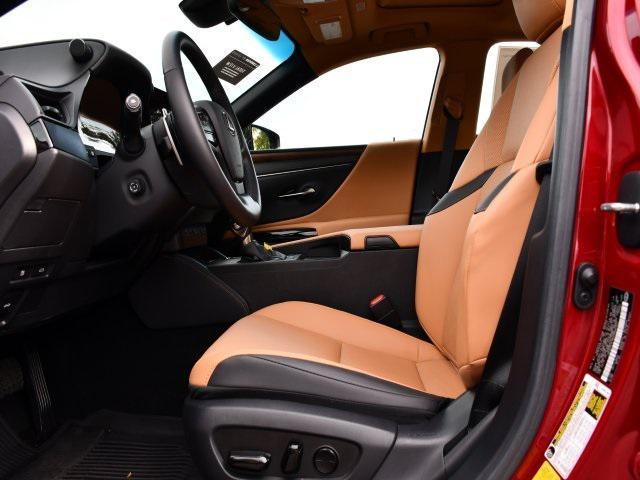 used 2025 Lexus ES 300h car, priced at $46,000