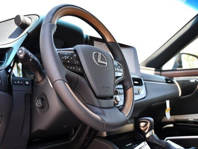 new 2025 Lexus ES 300h car, priced at $57,499