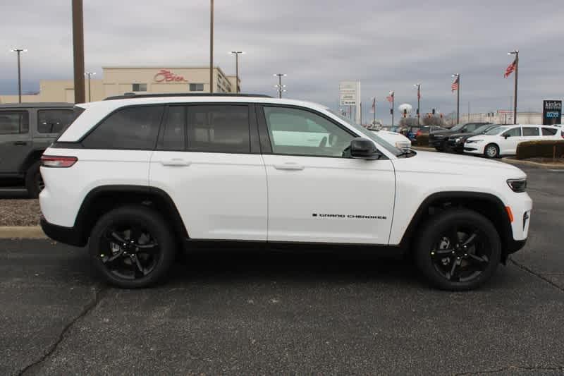 new 2025 Jeep Grand Cherokee car, priced at $45,080