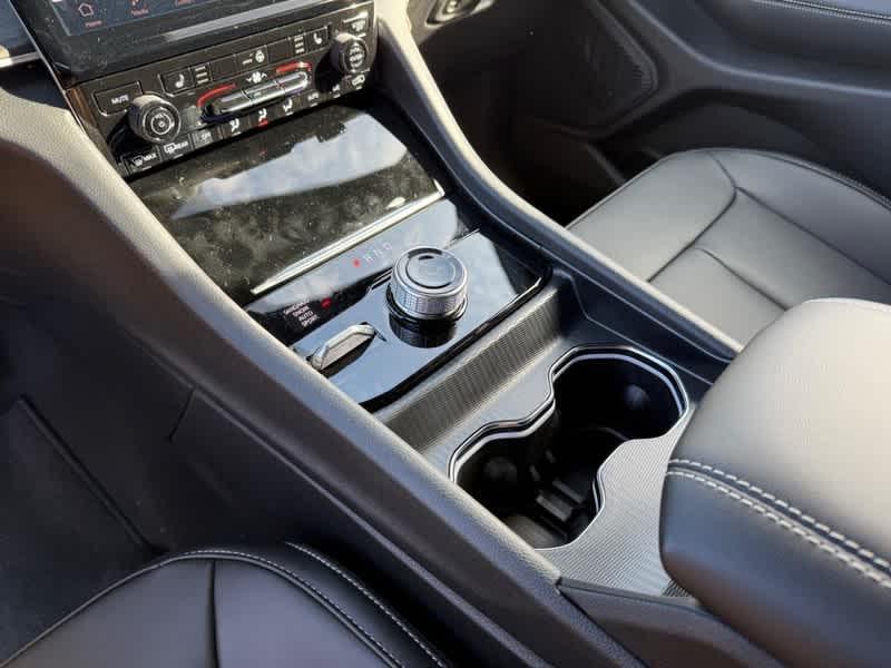 new 2025 Jeep Grand Cherokee car, priced at $45,892