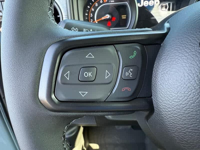 new 2025 Jeep Gladiator car, priced at $48,422