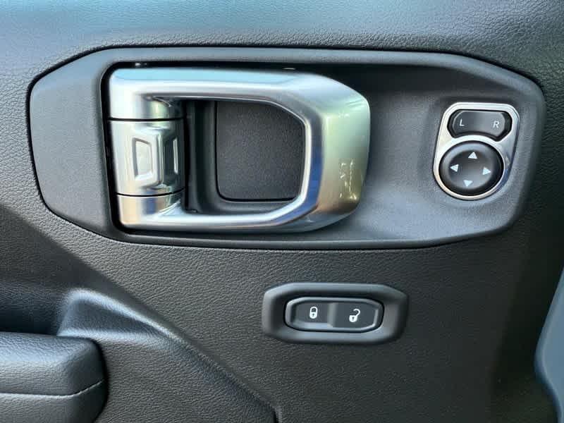 new 2025 Jeep Gladiator car, priced at $48,422