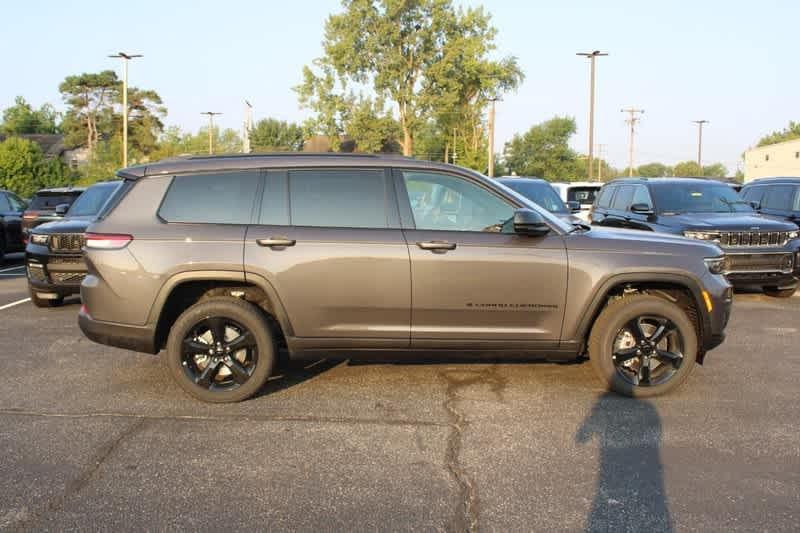 new 2024 Jeep Grand Cherokee L car, priced at $44,175