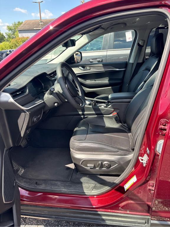 used 2023 Jeep Grand Cherokee car, priced at $36,988